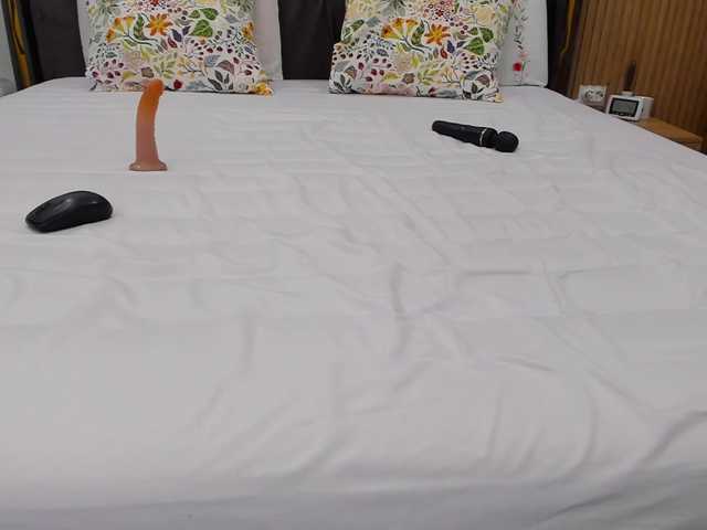 roses-dream's BongaCams show and profile