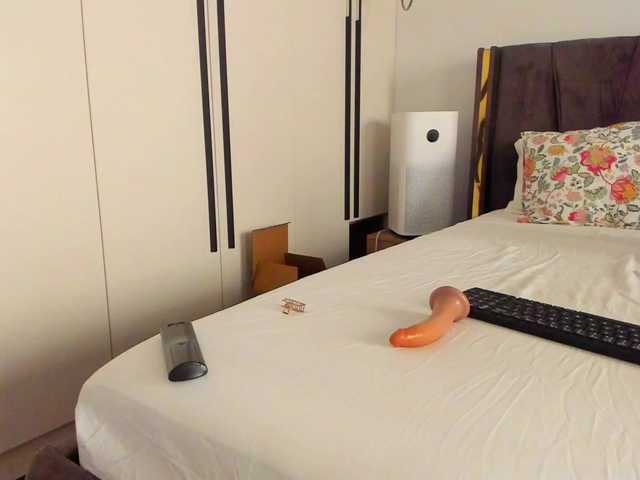 roses-dream's BongaCams show and profile