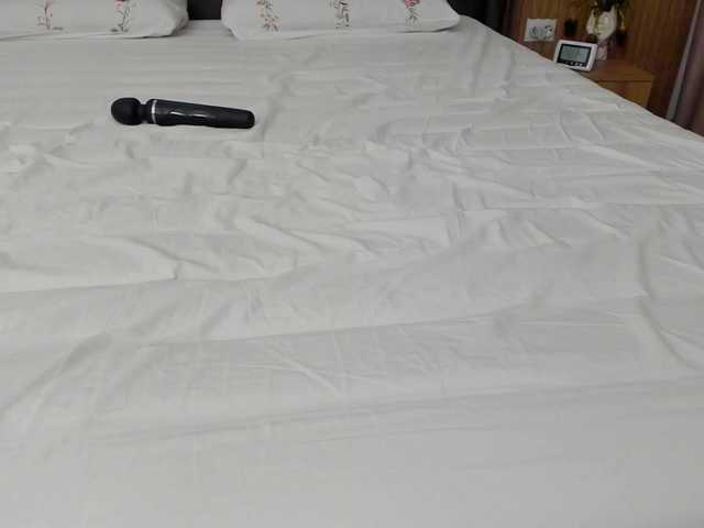 roses-dream's BongaCams show and profile