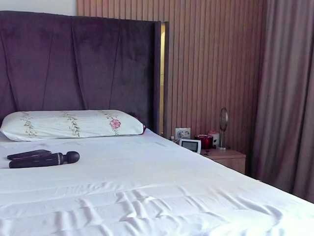 roses-dream's BongaCams show and profile