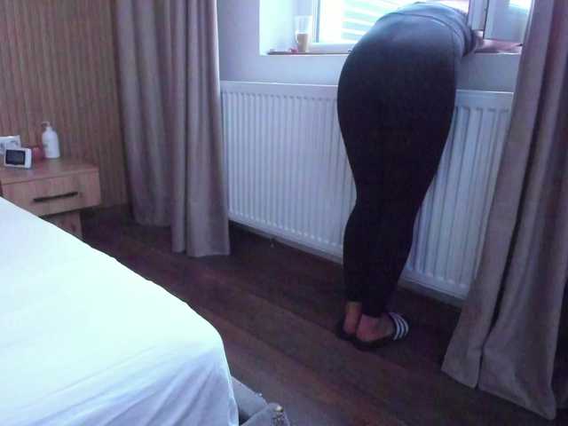 roses-dream's BongaCams show and profile