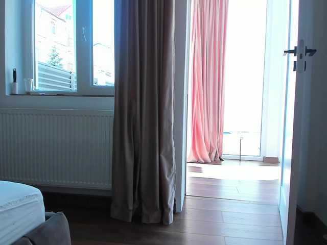 roses-dream's BongaCams show and profile