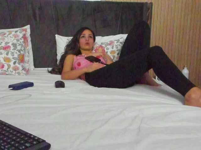 roses-dream's BongaCams show and profile