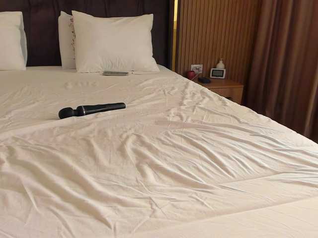 roses-dream's BongaCams show and profile