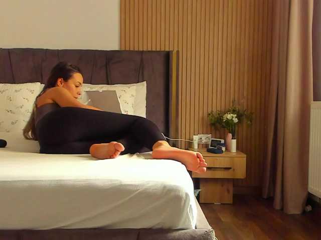 roses-dream's BongaCams show and profile