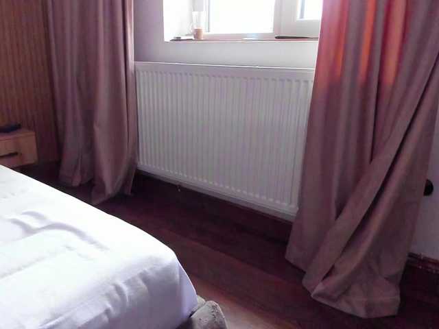 roses-dream's BongaCams show and profile