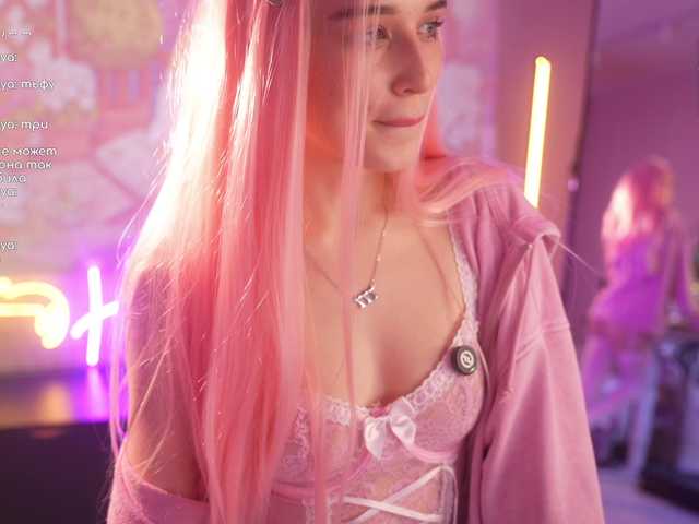 hor-neyJ0zy from BongaCams is Freechat