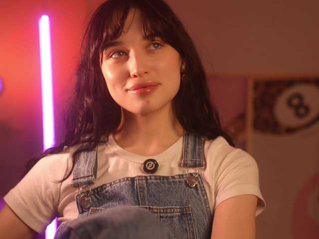 hor-neyJ0zy's BongaCams show and profile