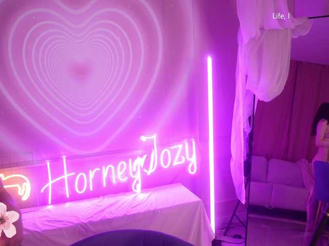 hor-neyJ0zy's BongaCams show and profile