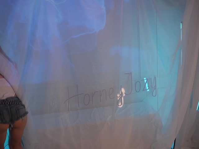 hor-neyJ0zy's BongaCams show and profile