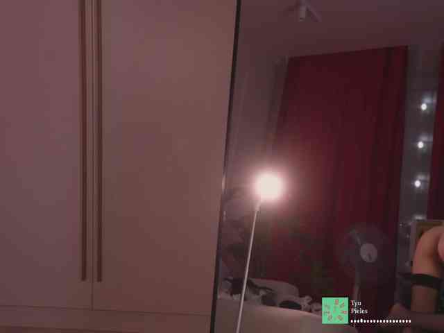HorneyJozy webcam