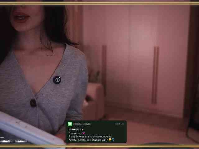 HorneyJozy webcam