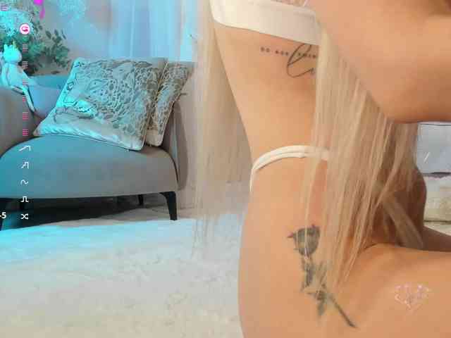 MiaTonyy Live Webcam on BongaCams