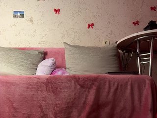 LittleDelora Porn Show