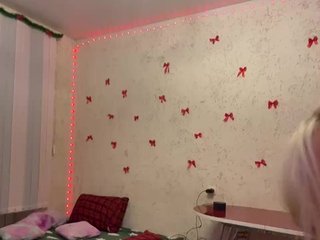 LittleDelora Porn Show