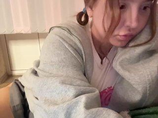 LittleDelora Porn Show