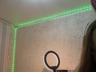 LittleDelora Porn Show