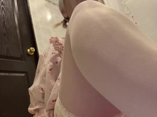 LittleDelora Porn Show