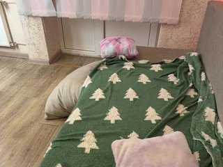 LittleDelora Porn Show