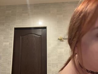 LittleDelora Porn Show