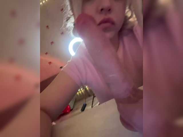 LittleDelora live cam