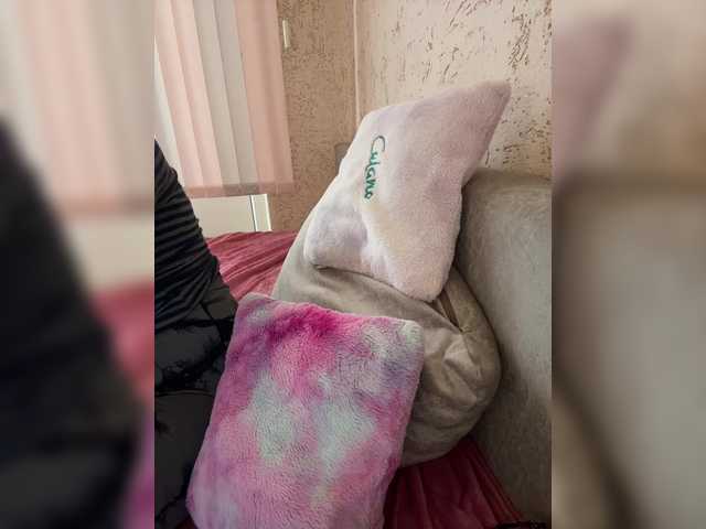 LittleDelora's BongaCams profile