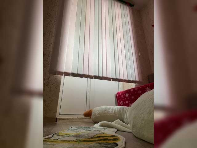 LittleDelora's BongaCams show and profile