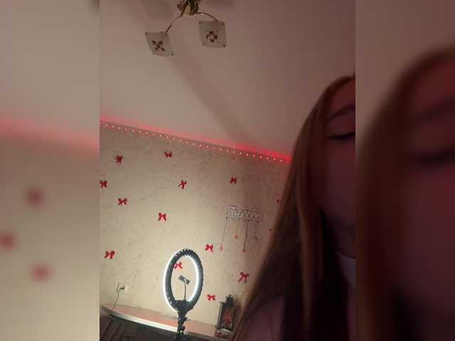 LittleDelora —  I'LL KICK YOU OUT FOR REQUESTING WITHOUT TOKENS!