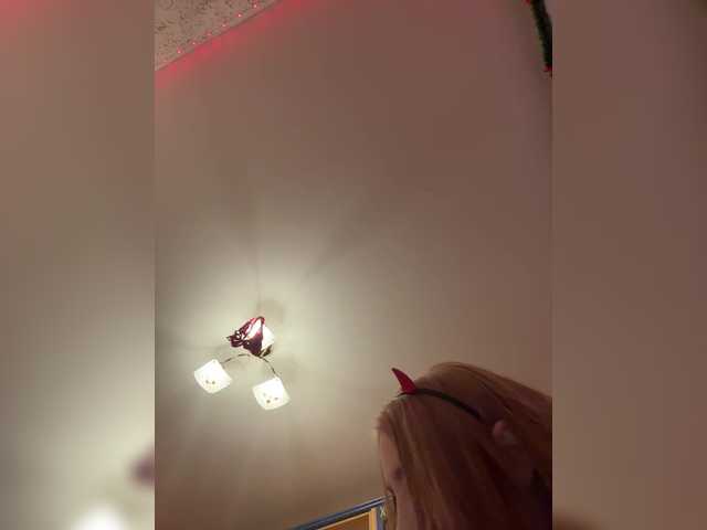 видео LittleDelora