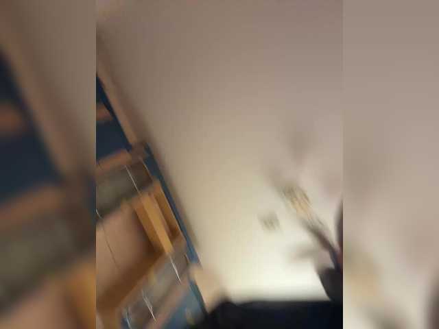 LittleDelora's BongaCams show and profile