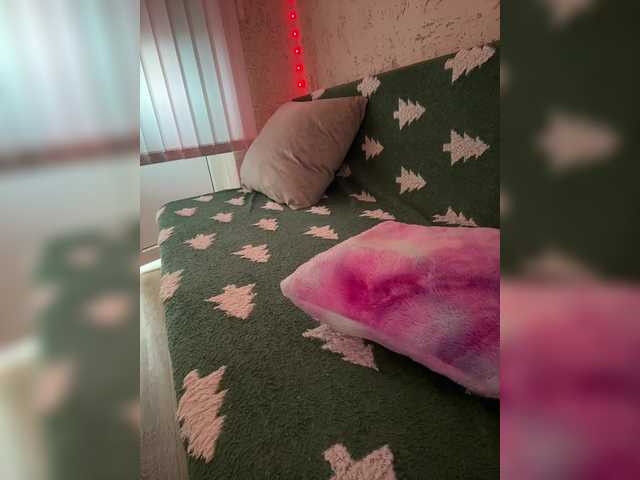 LittleDelora's BongaCams show and profile