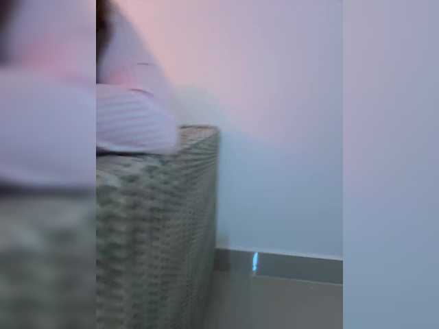  LittleDelora chat room