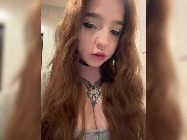  LittleDelora chat room