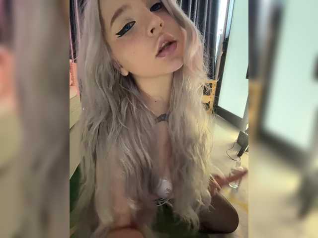 эросцена LittleDelora