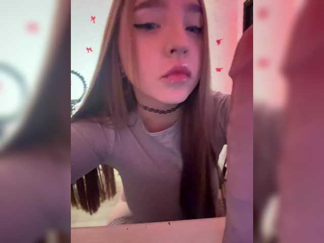 LittleDelora's BongaCams show and profile