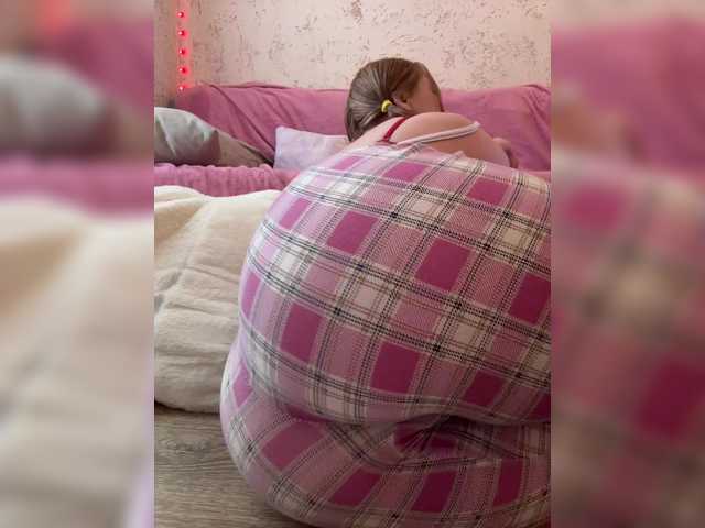 LittleDelora's BongaCams show and profile