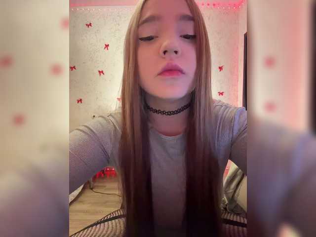 LittleDelora's BongaCams show and profile