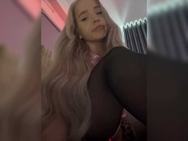  LittleDelora chat room