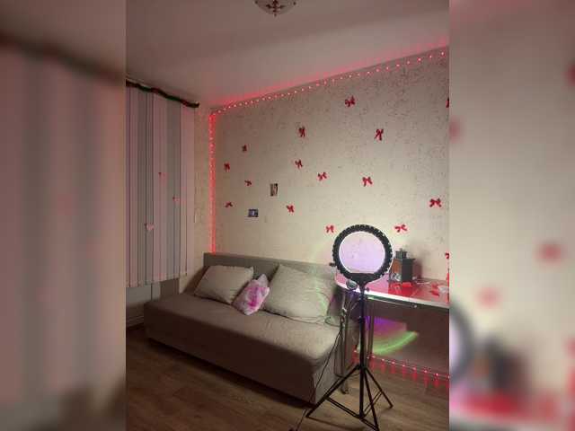 секс LittleDelora