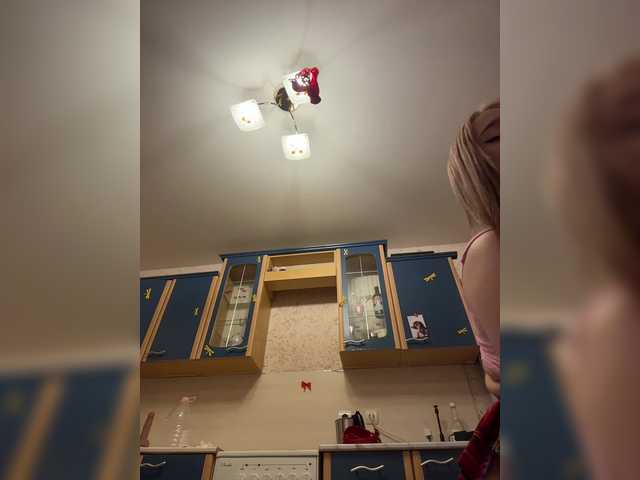 видео LittleDelora