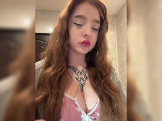 LittleDelora's BongaCams show and profile