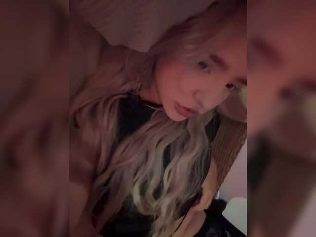 эросцена LittleDelora