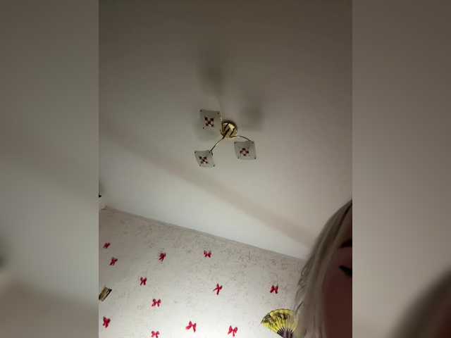 LittleDelora's BongaCams show and profile