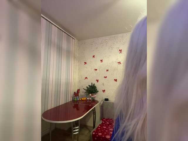 LittleDelora's BongaCams show and profile