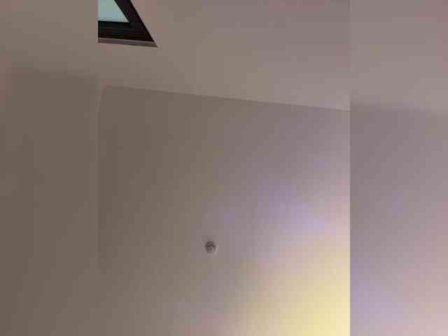 LittleDelora webcam