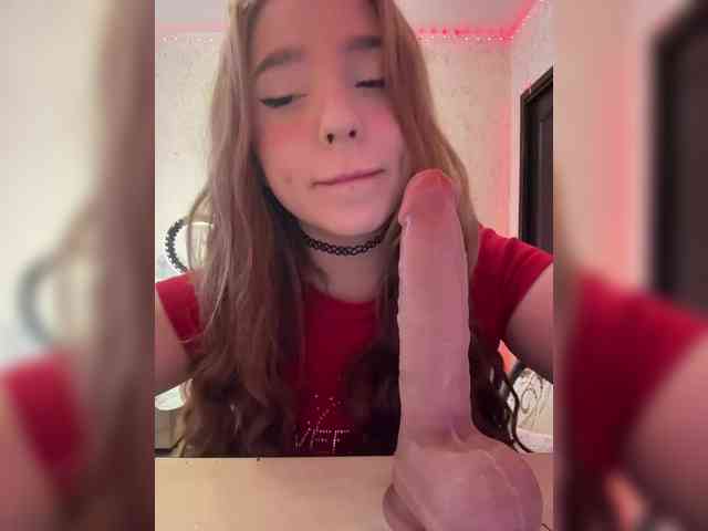 LittleDelora Live Webcam on BongaCams