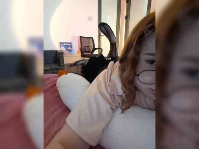 live sex chat LittleDelora