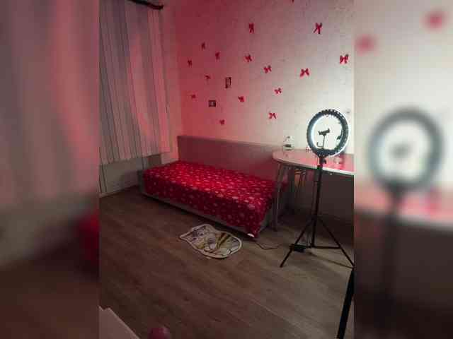 LittleDelora Live Webcam on BongaCams