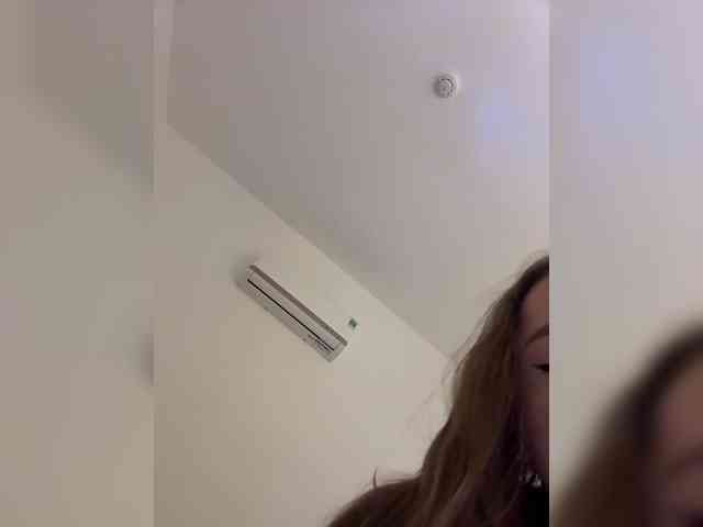 LittleDelora Live Webcam on BongaCams