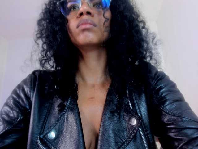 Ellie-Alves chat room